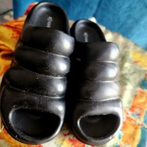 Fashion Nova Black Slide Sandals